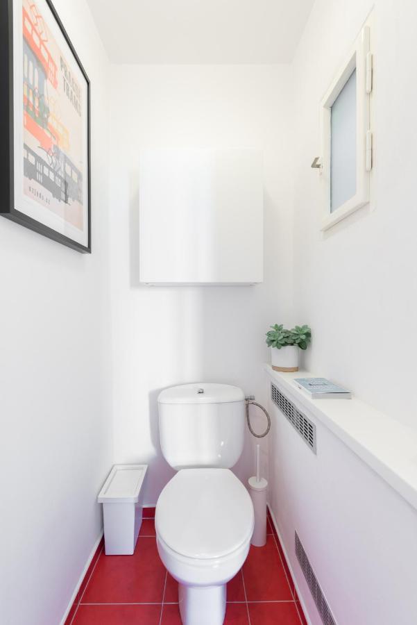 Bright Charming Apt With Terrace, Parking & Airco. 布拉格 外观 照片