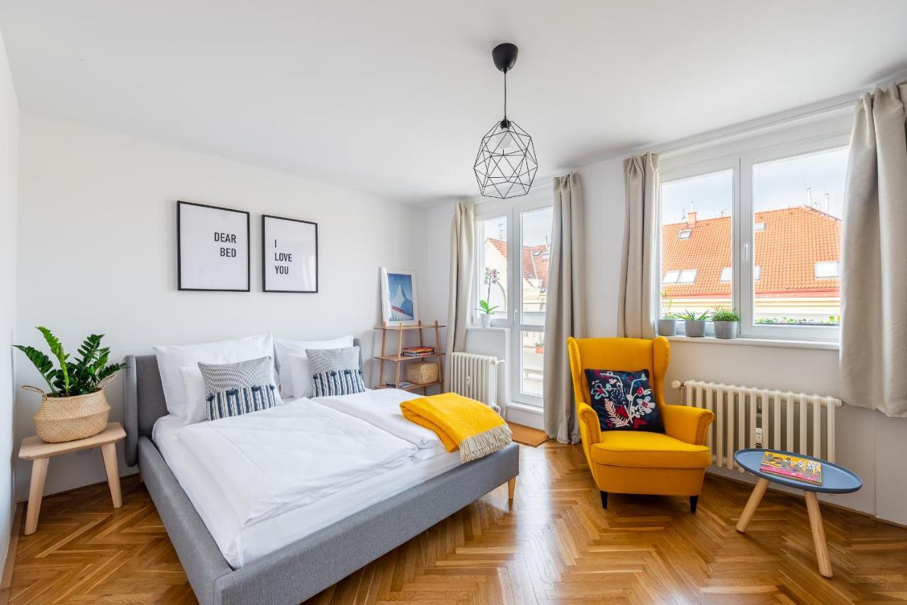 Bright Charming Apt With Terrace, Parking & Airco. 布拉格 外观 照片