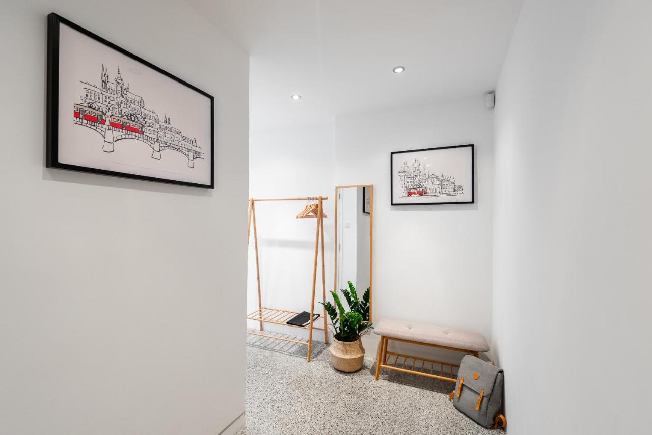 Bright Charming Apt With Terrace, Parking & Airco. 布拉格 外观 照片
