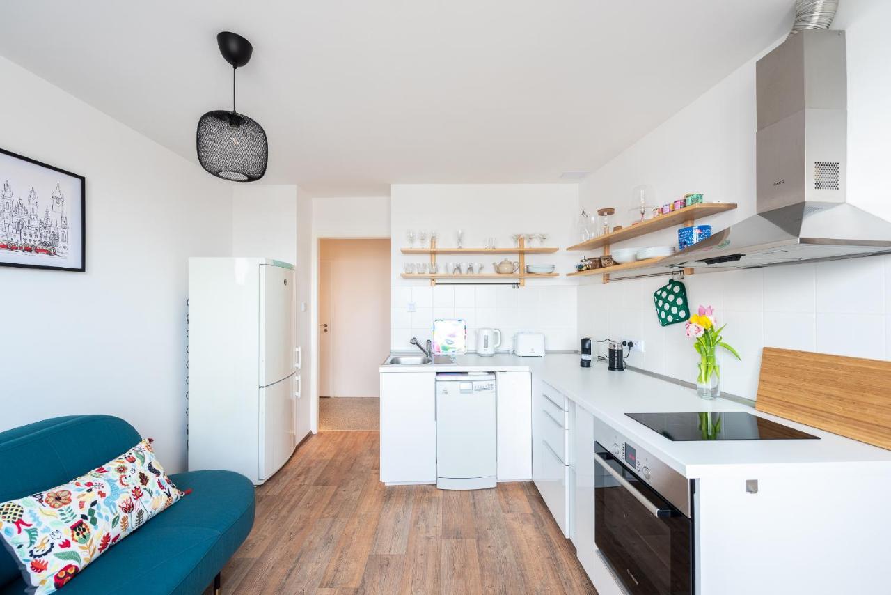 Bright Charming Apt With Terrace, Parking & Airco. 布拉格 外观 照片