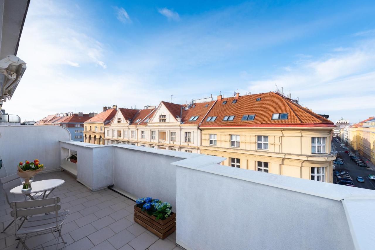 Bright Charming Apt With Terrace, Parking & Airco. 布拉格 外观 照片