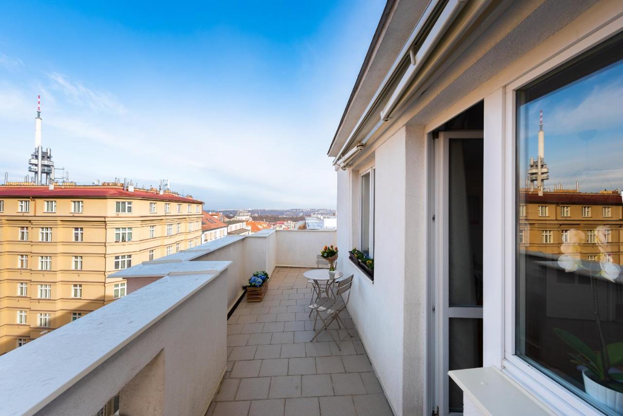 Bright Charming Apt With Terrace, Parking & Airco. 布拉格 外观 照片